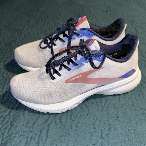 Brooks Launch 8 Running Shoes - Picture 1 of 9